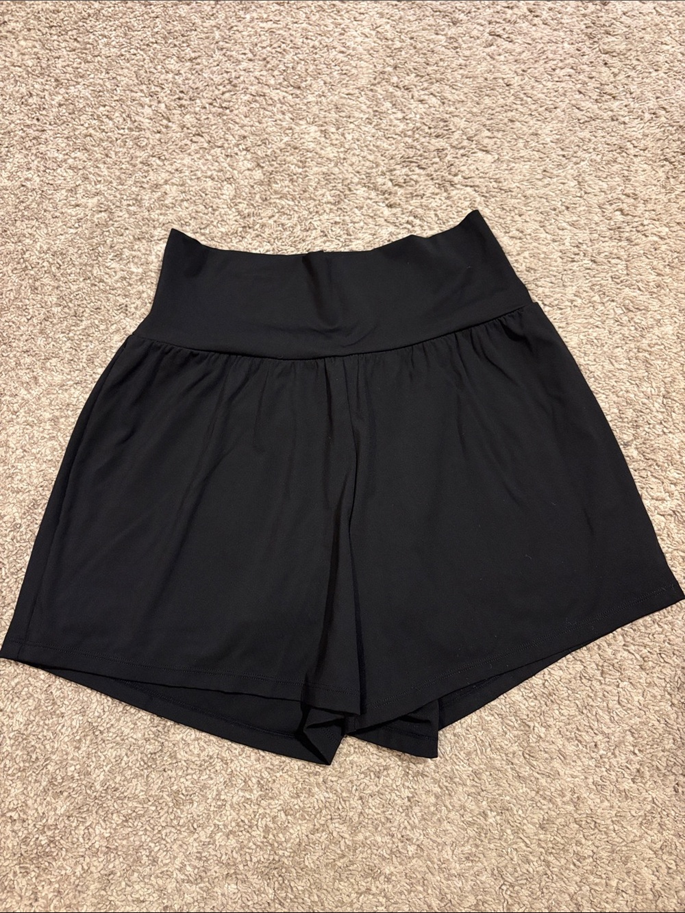 HALARA Black High-Waist Shorts